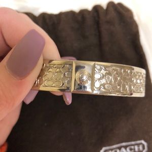 Coach round bracelet